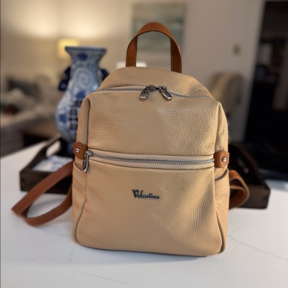 Valentina Handbags - 💛🤎 NWOT VALENTINA LEATHER BACKPACK!
